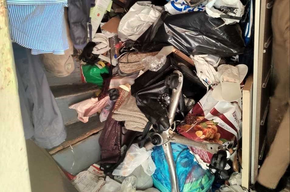 Evden kamyon dolusu çöp çıktı