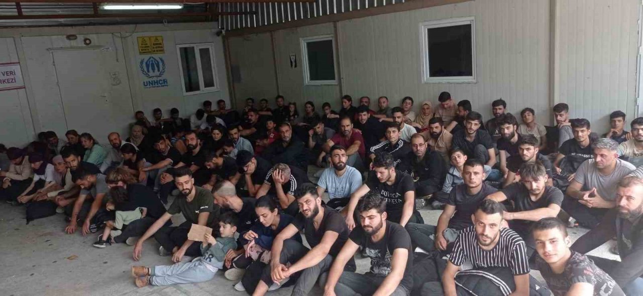 Edirne’den Bulgaristan’a geçmeye çalışan 89 göçmen yakalandı