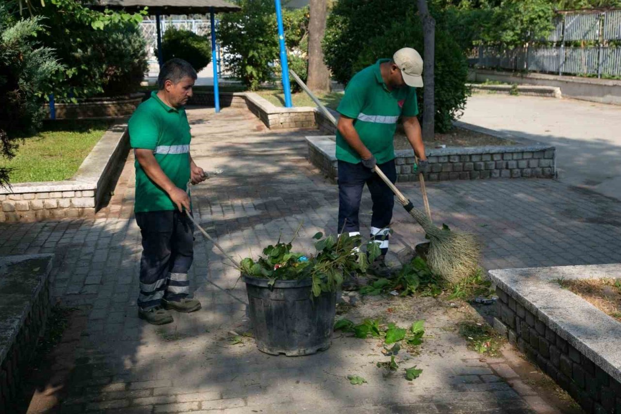 Efeler Belediyesi temizlik çalışmalarını sürdürüyor