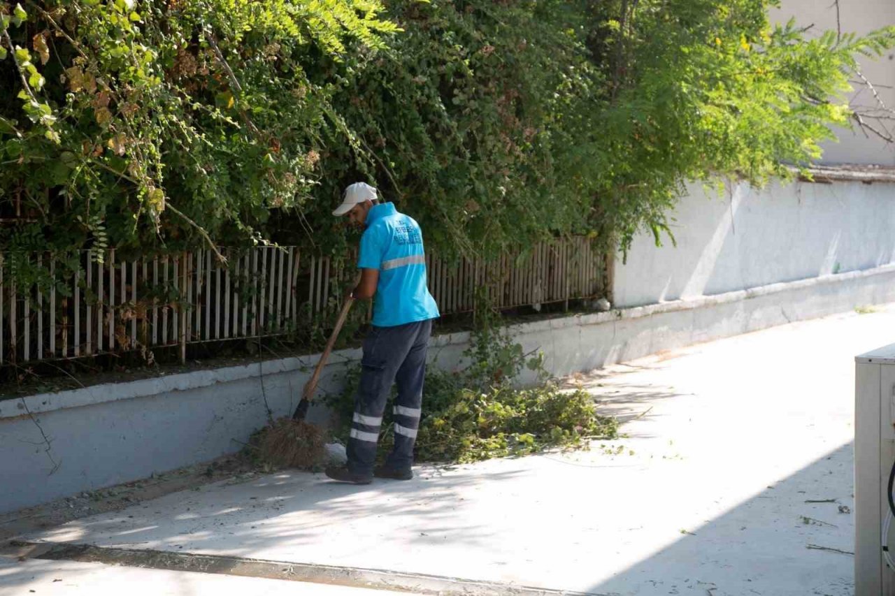 Efeler Belediyesi temizlik çalışmalarını sürdürüyor