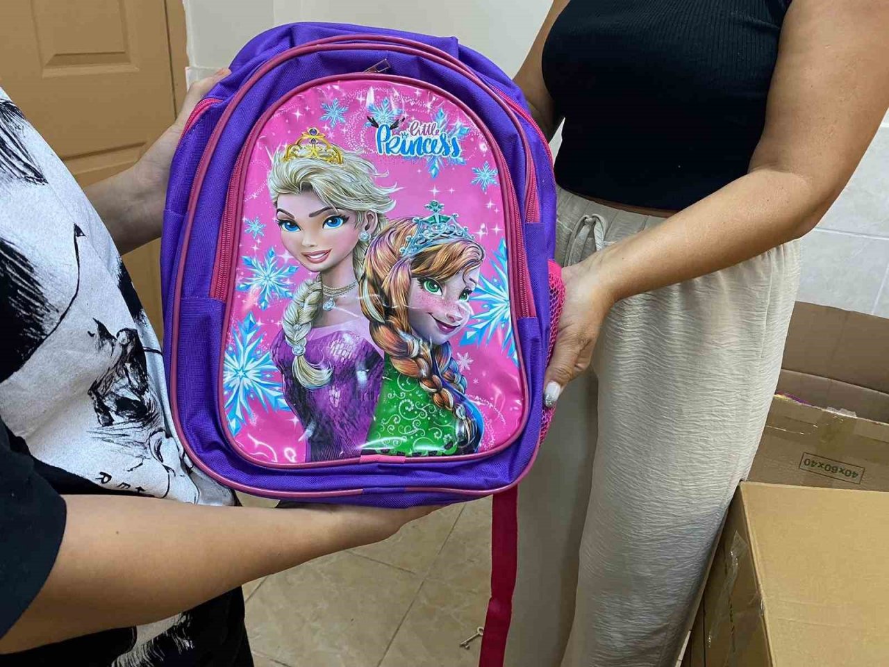 Bayraklı Belediyesinden öğrencilere kırtasiye desteği