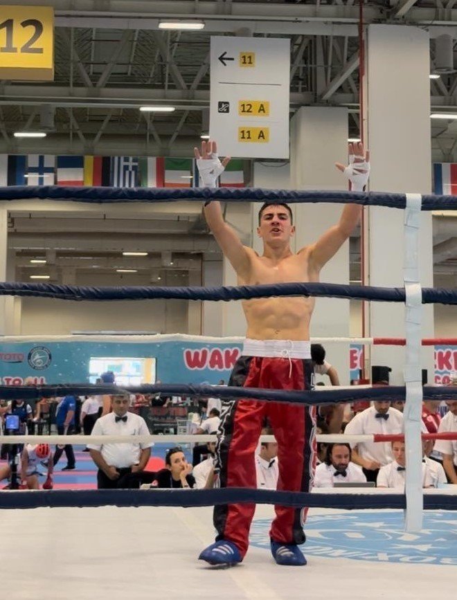 Kick boksta Elazığlı sporculardan 3 madalya