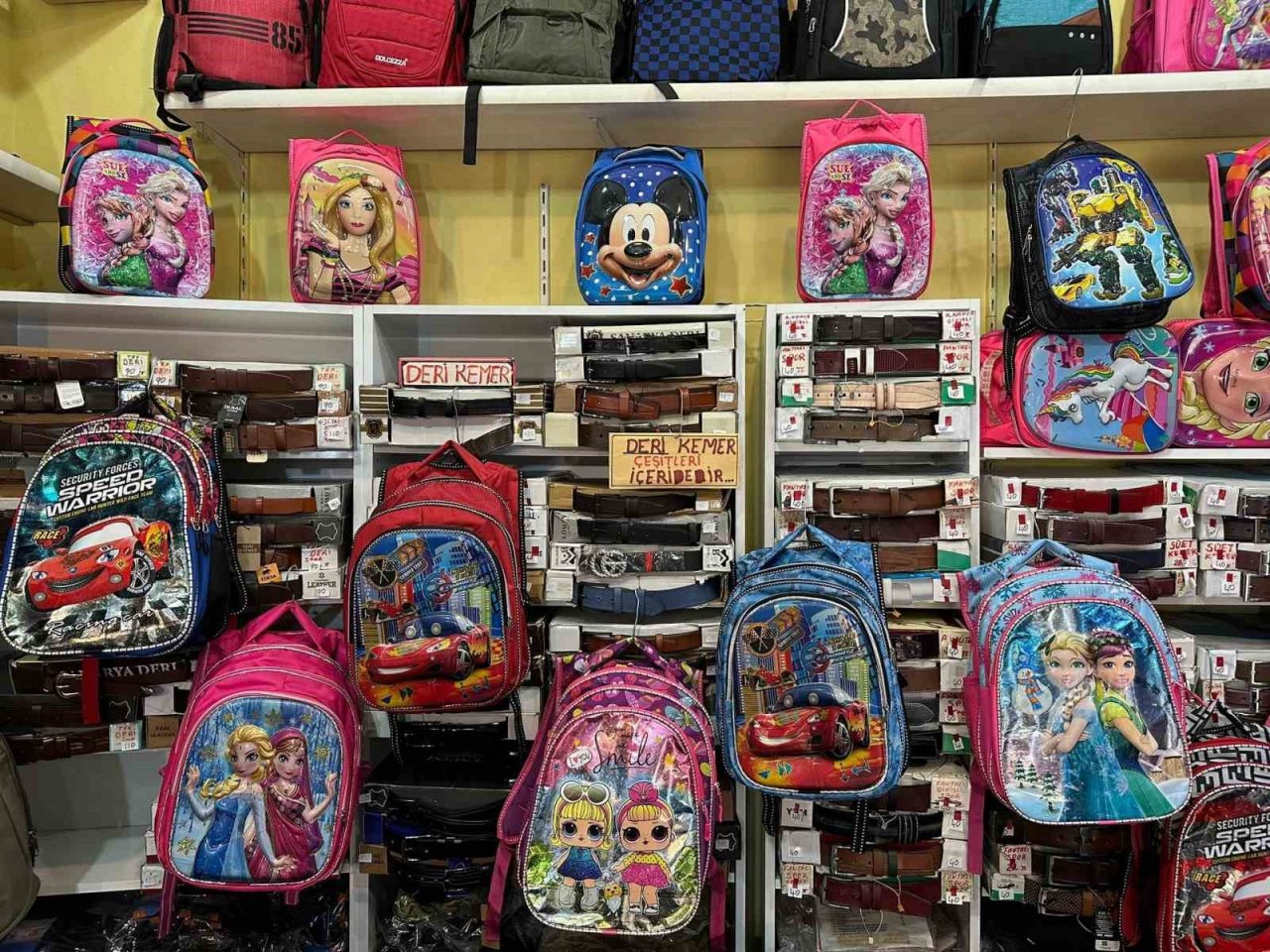 Okul çantalarının satışı hızlandı