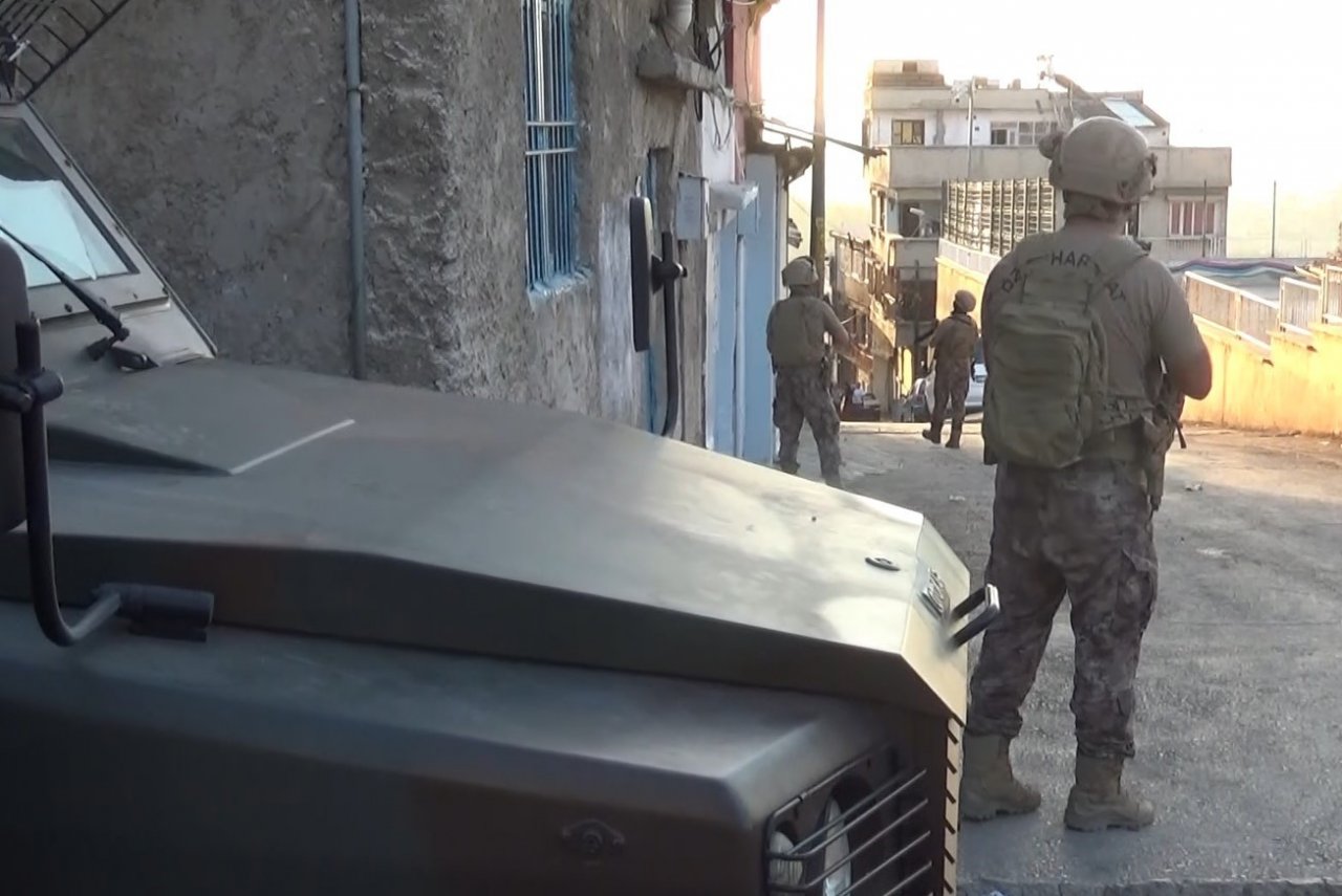 Gaziantep’te uyuşturucu tacirlerine şafak operasyonu