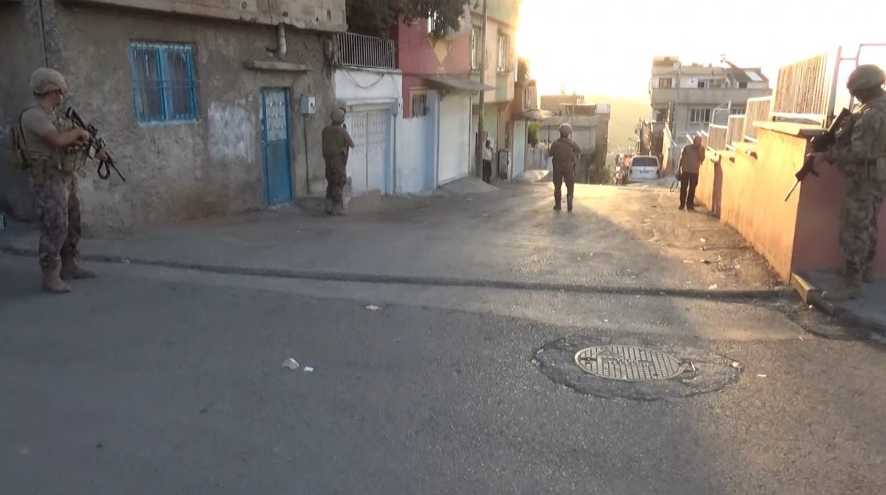 Gaziantep’te uyuşturucu tacirlerine şafak operasyonu