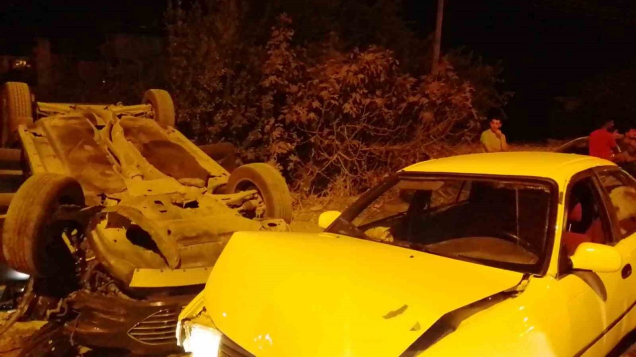 2 aracın çarpıştığı kazada 4 kişi yaralandı