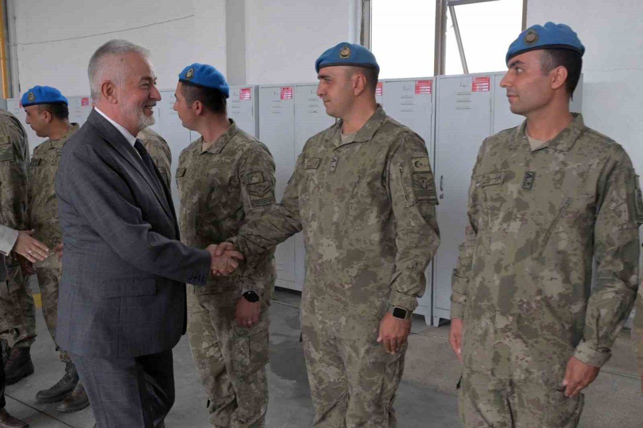Isparta Belediyesi İtfaiyesi’nden askeri personele arama ve kurtarma eğitimi