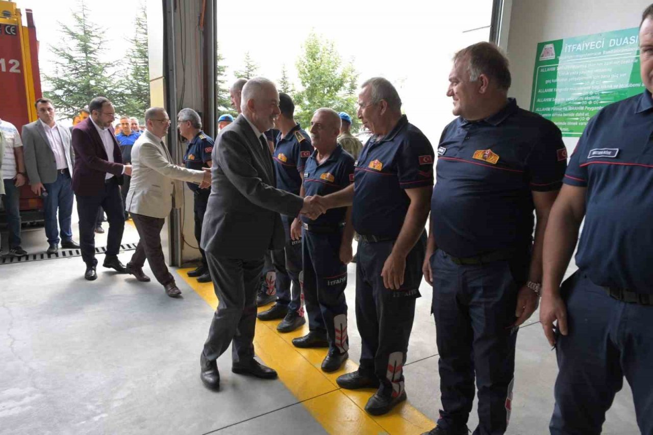 Isparta Belediyesi İtfaiyesi’nden askeri personele arama ve kurtarma eğitimi