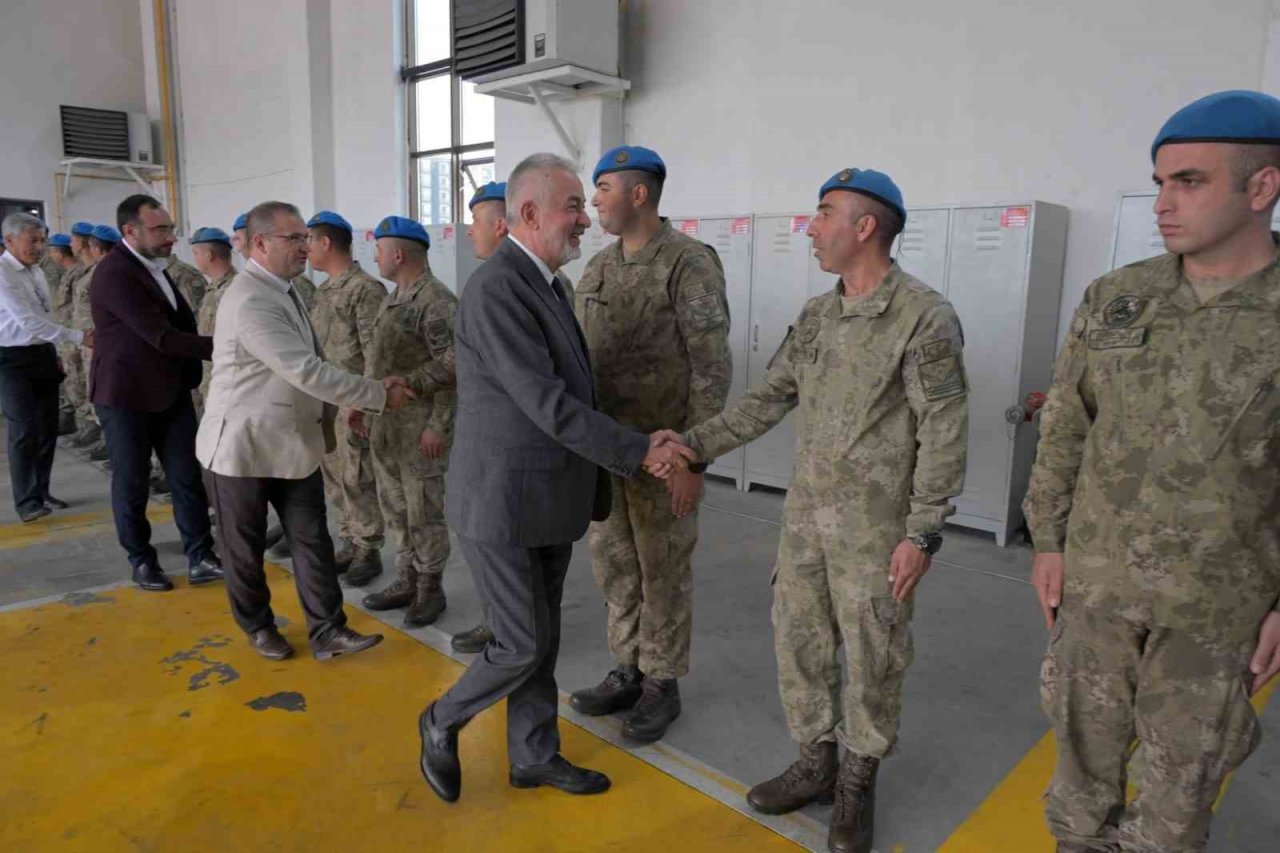 Isparta Belediyesi İtfaiyesi’nden askeri personele arama ve kurtarma eğitimi
