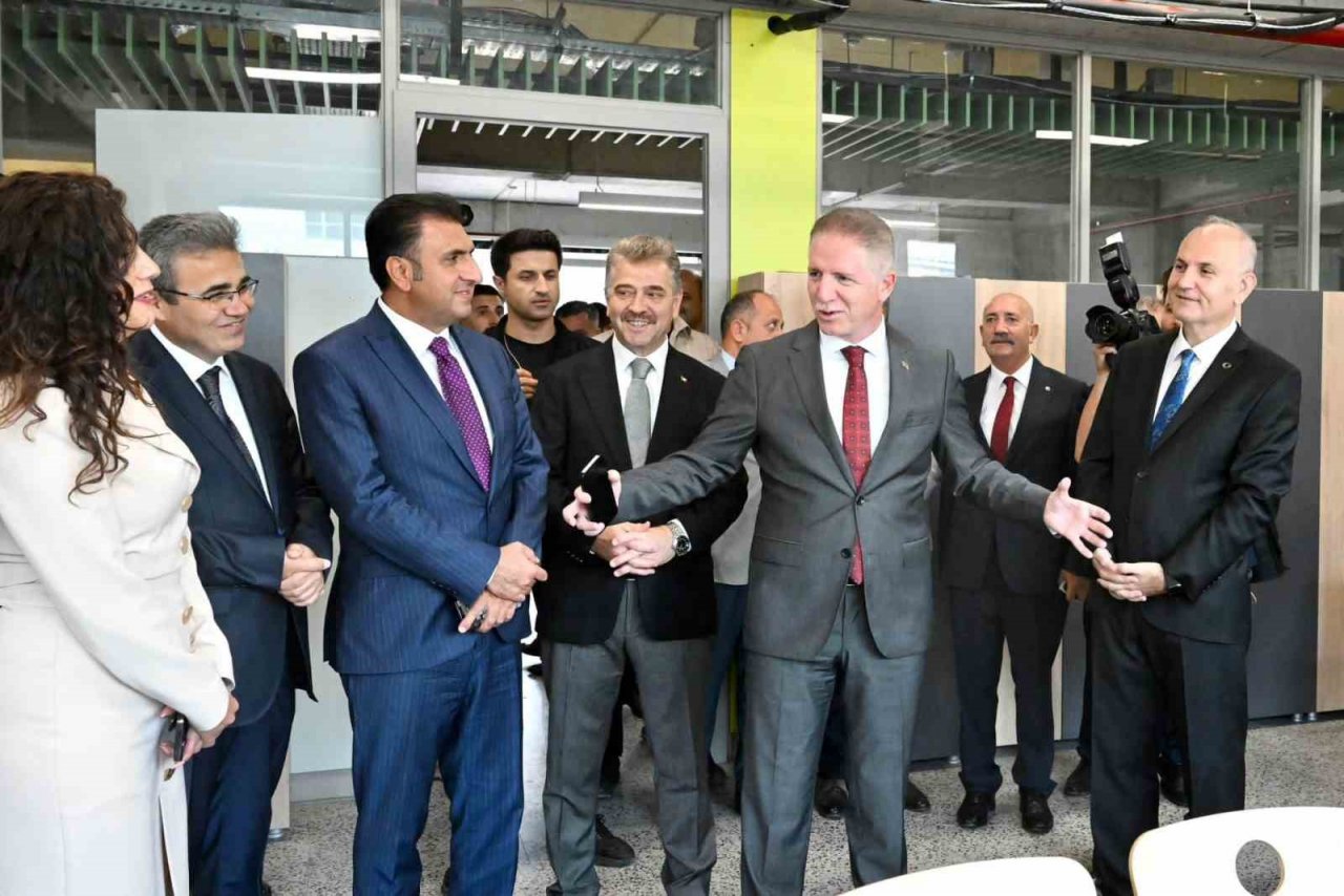 İstanbul Valisi Gül, Gaziosmanpaşa’da temaslarda bulundu