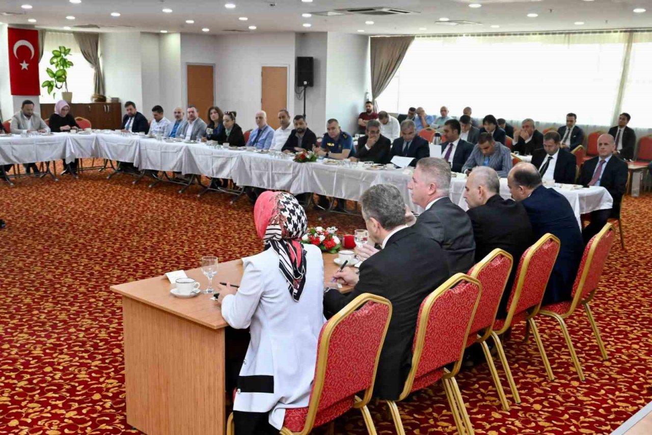 İstanbul Valisi Gül, Gaziosmanpaşa’da temaslarda bulundu