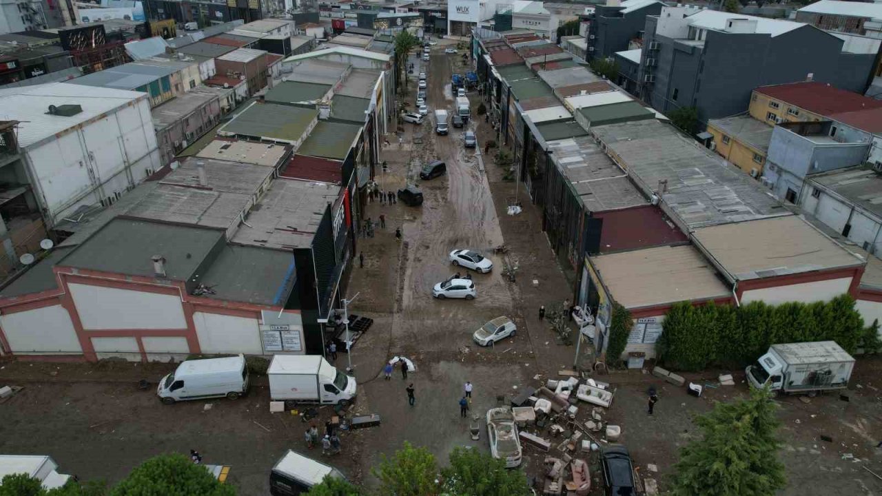 Havadan çekilen görüntülerle Mobilyacılar Sitesi’nin durumu gözler önüne serildi