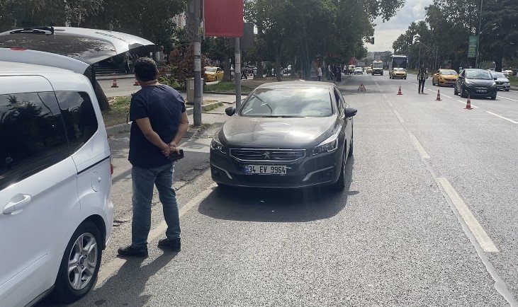 Fatih’te yayalara yol vermeyen sürücüler dron ile tespit edildi