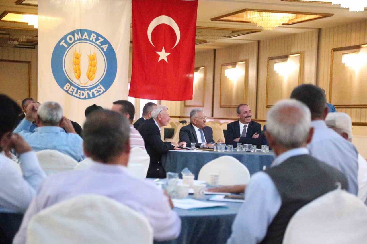 Başkan Büyükkılıç, Tomarza’da muhtarlarla buluştu
