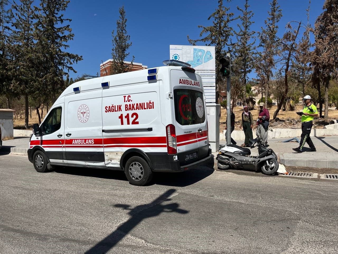 Kilis’te ambulans ile motosiklet çarpıştı:1 ağır yaralı
