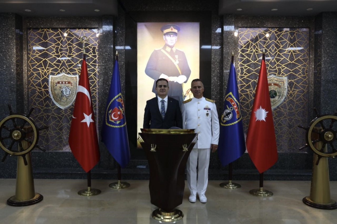 Muğla Valisi Akbıyık TCG Anadolu Gemisini ziyaret etti