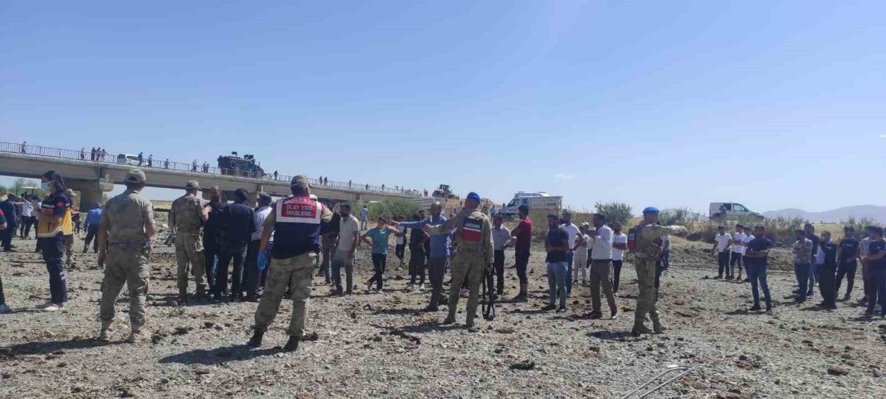 Serinlemek için Murat Nehri’ne giren genç boğuldu