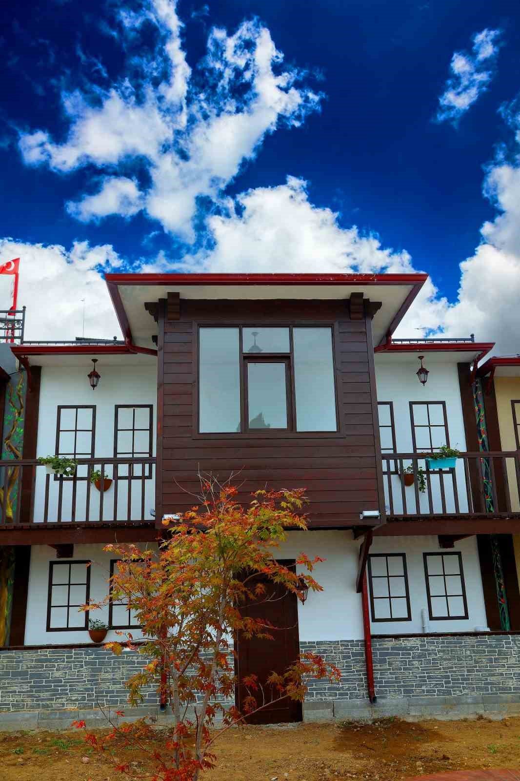 Tarihi Ordu Evleri Çamlı Köşk’te