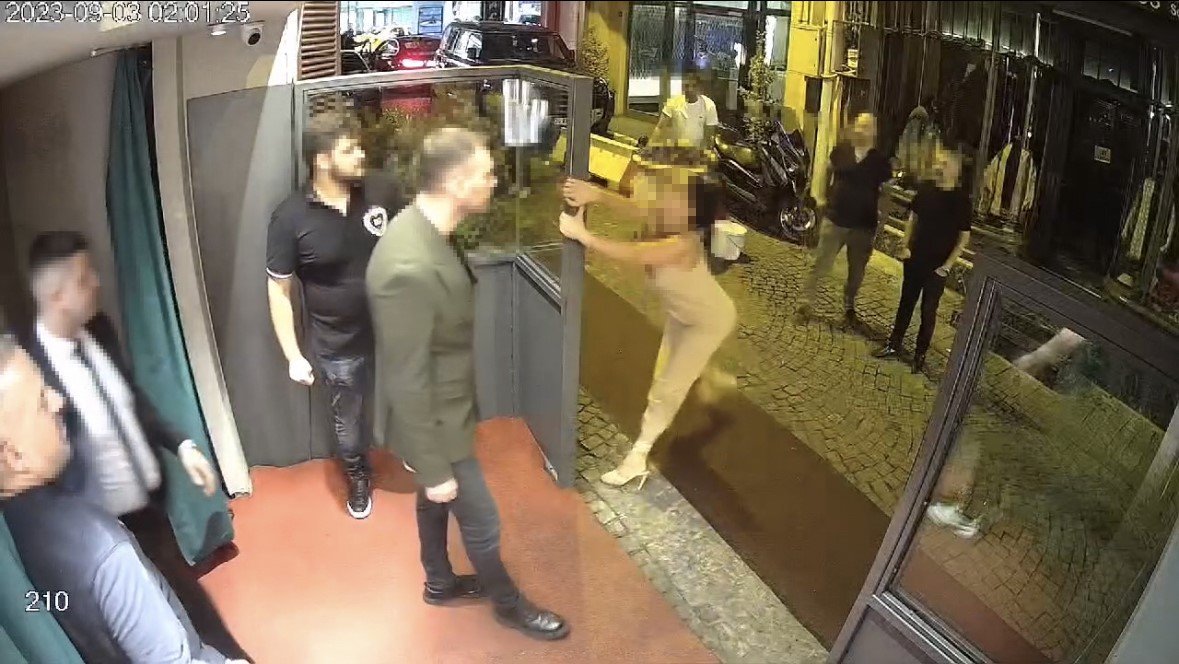 Beşiktaş’ta gece kulübünde kadınların taşkınlığı kamerada: Ortalığı birbirine kattılar