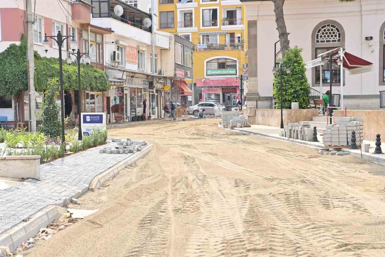 Burhaniye’ye Büyükşehir eli