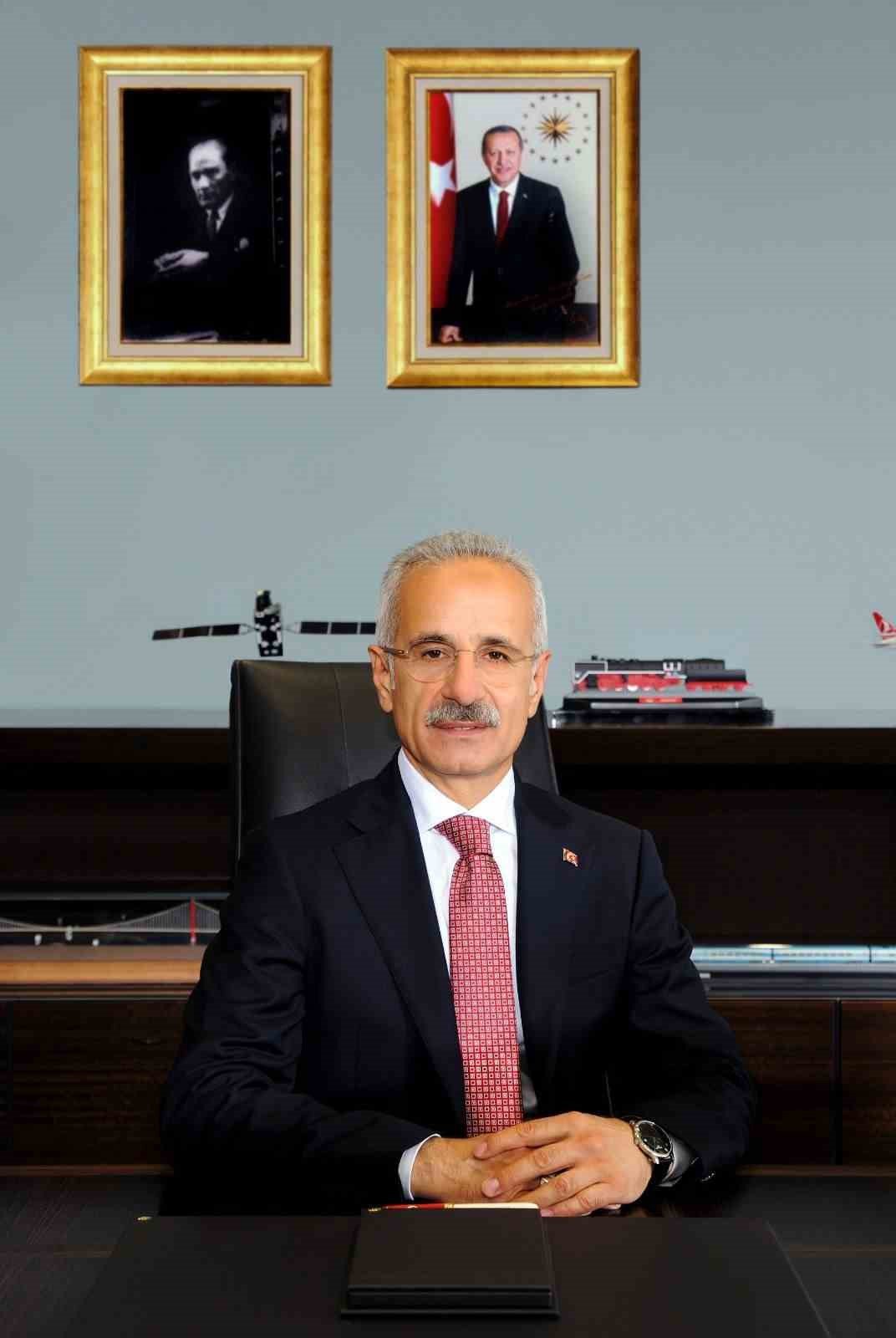 Bakan Uraloğlu: “38 deniz aracıyla yılda 1 milyon metreküp tarama yapıyoruz”