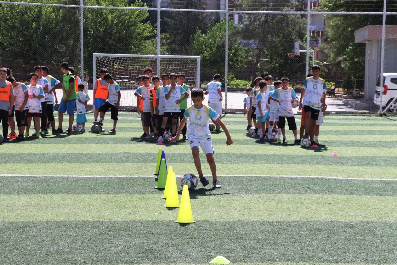 Yaz okulları çocuklardan yoğun ilgi gördü