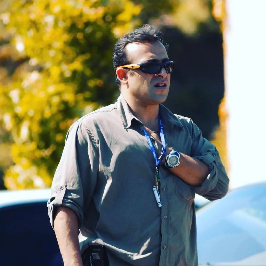 Gölde boğulma tehlikesi geçiren yönetmen hastanede hayatını kaybetti