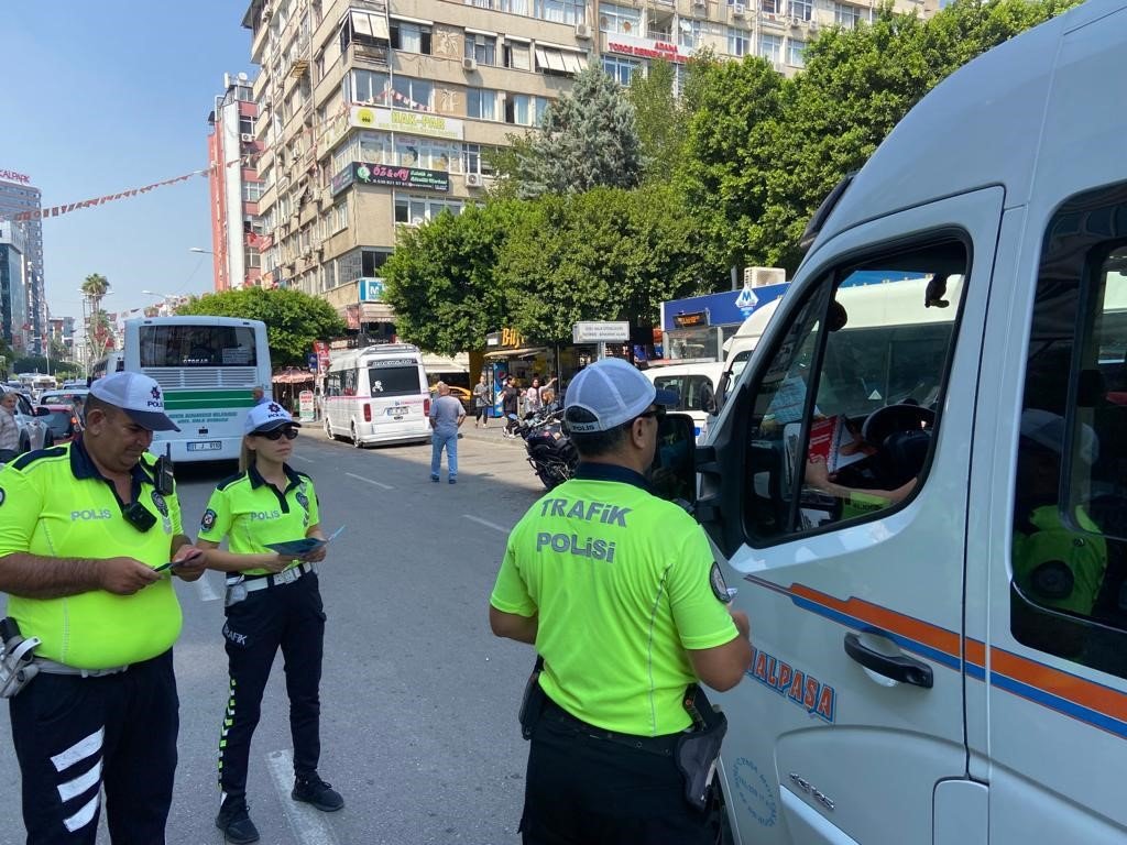 Trafik Polisinden uyarı: "korna çalmak trafiği açmaz"