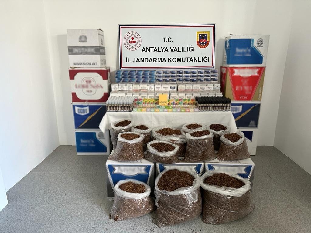 104 bin 400 adet bandrolsüz boş makaron ele geçirildi