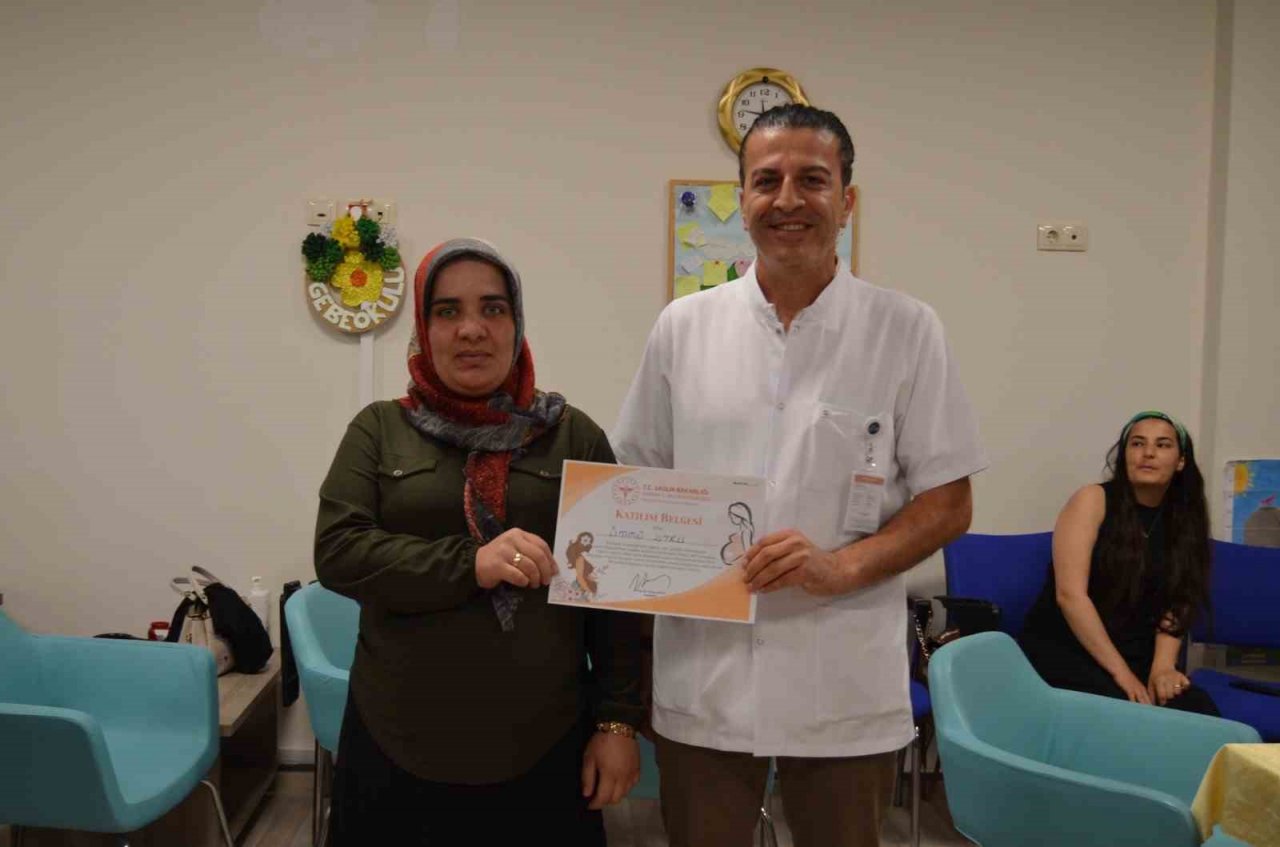 Alanya’da anne adayları sertifikalarını aldı