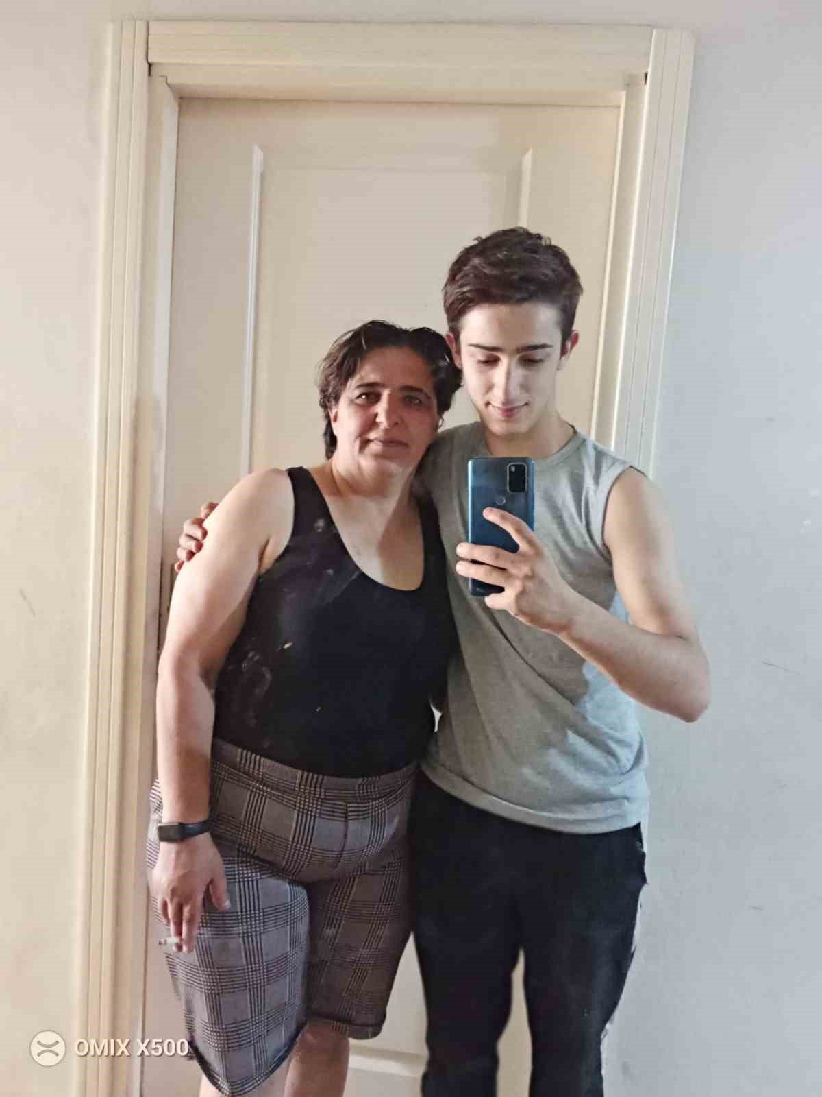 Gözyaşları kayıp oğlu için