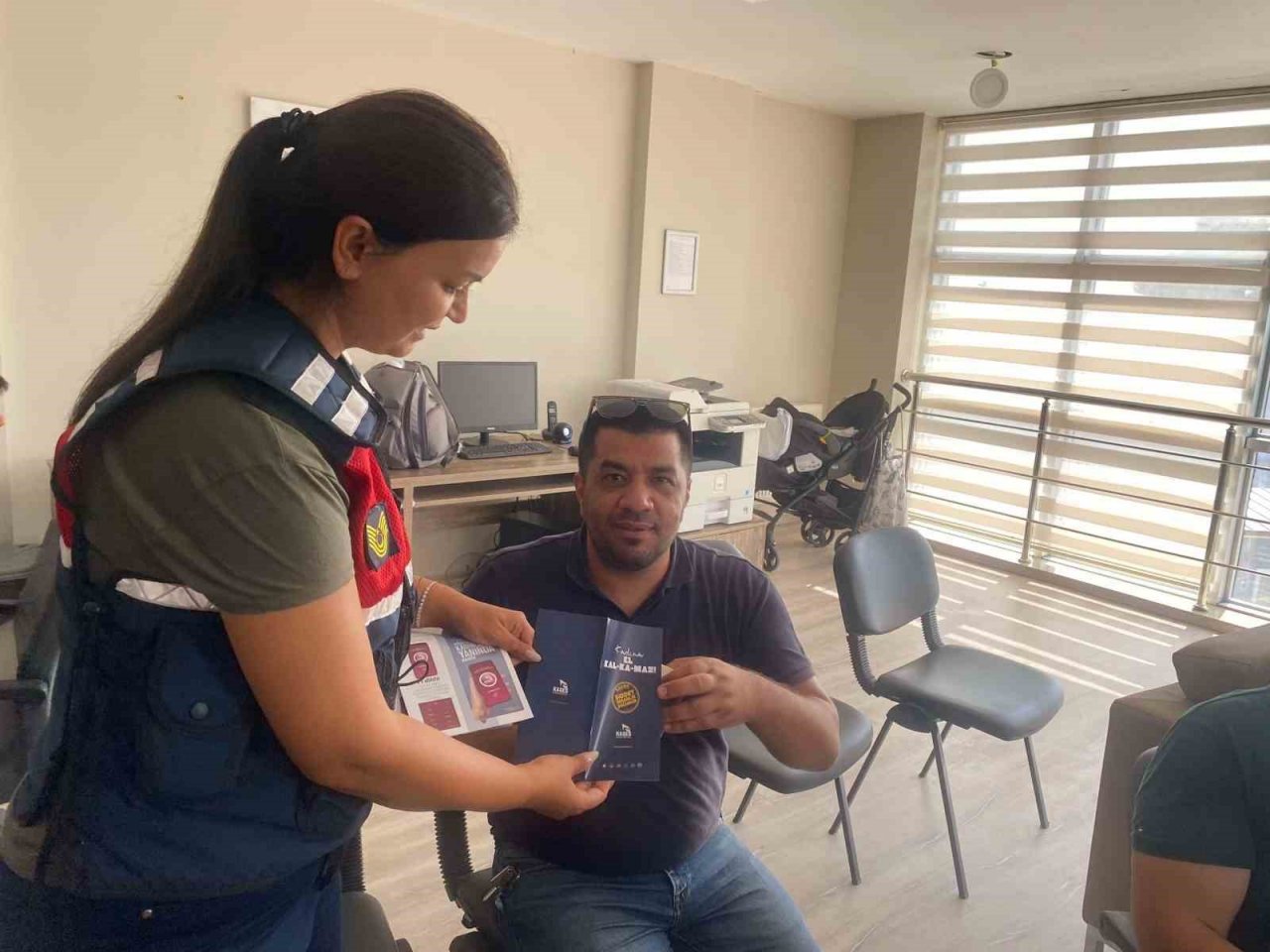 Jandarma ekipleri öğretmenleri bilgilendirdi