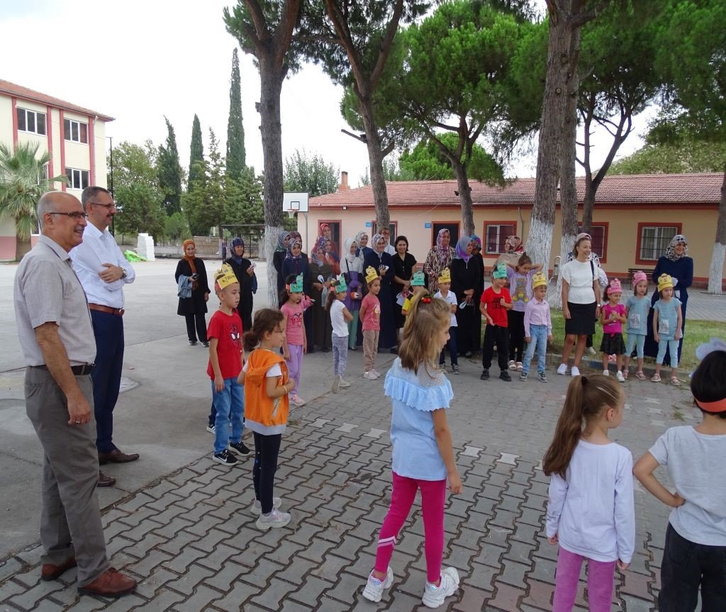 Kaymakam uyum haftasında öğrenci ve öğretmenlerle bir araya geldi