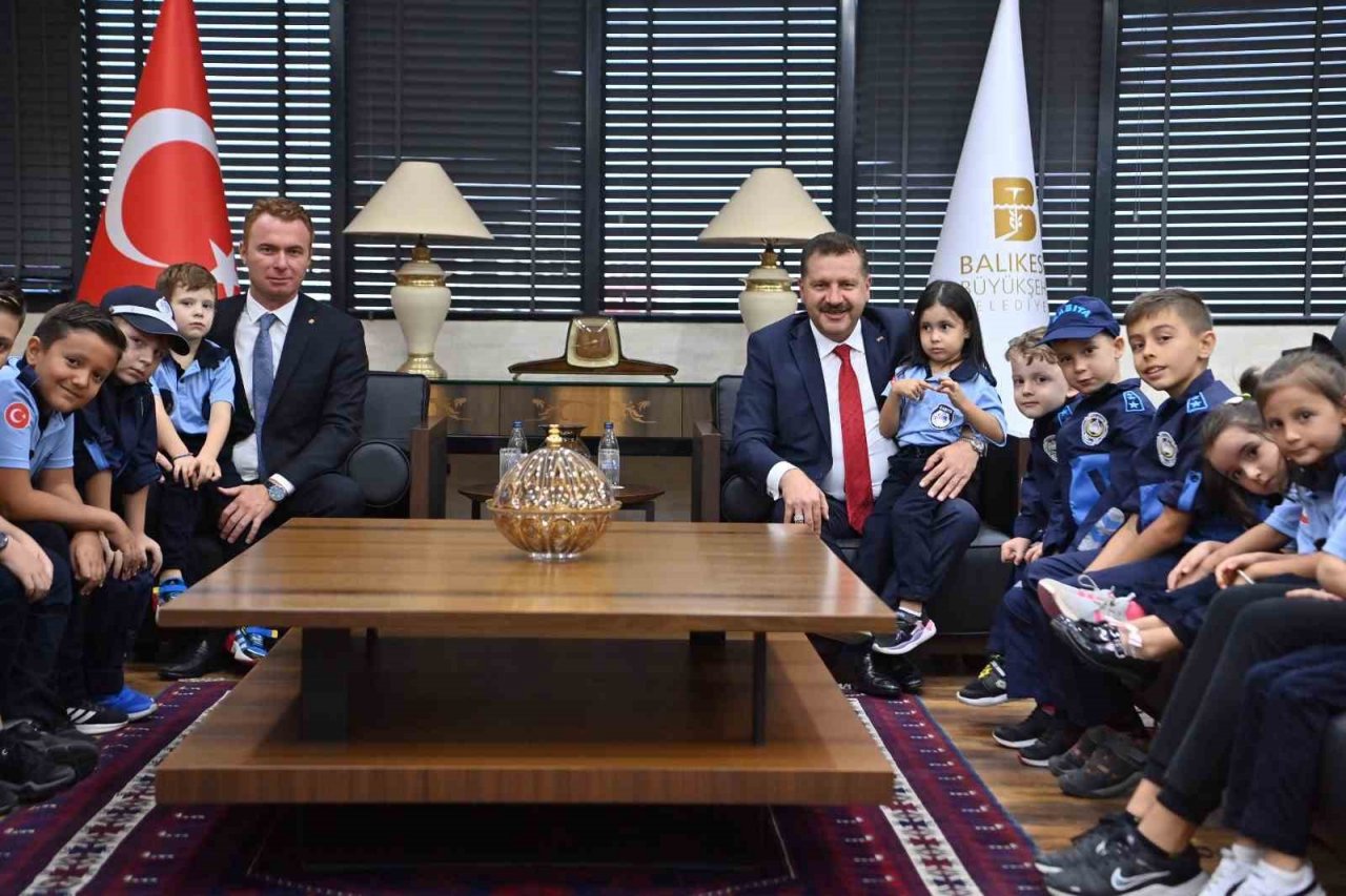 Minik zabıtadan tatlı anons: "Zabıta Haftanız kutlu olsun"