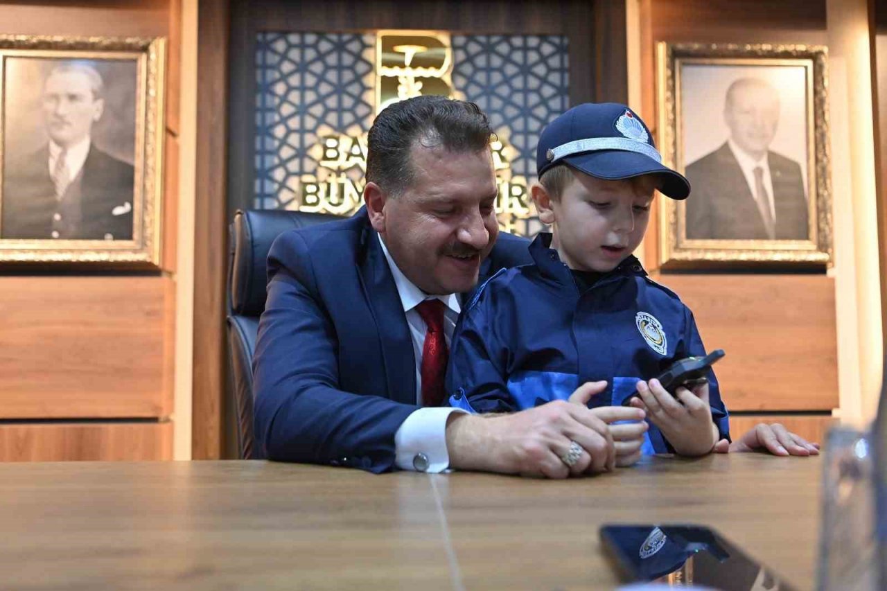 Minik zabıtadan tatlı anons: "Zabıta Haftanız kutlu olsun"