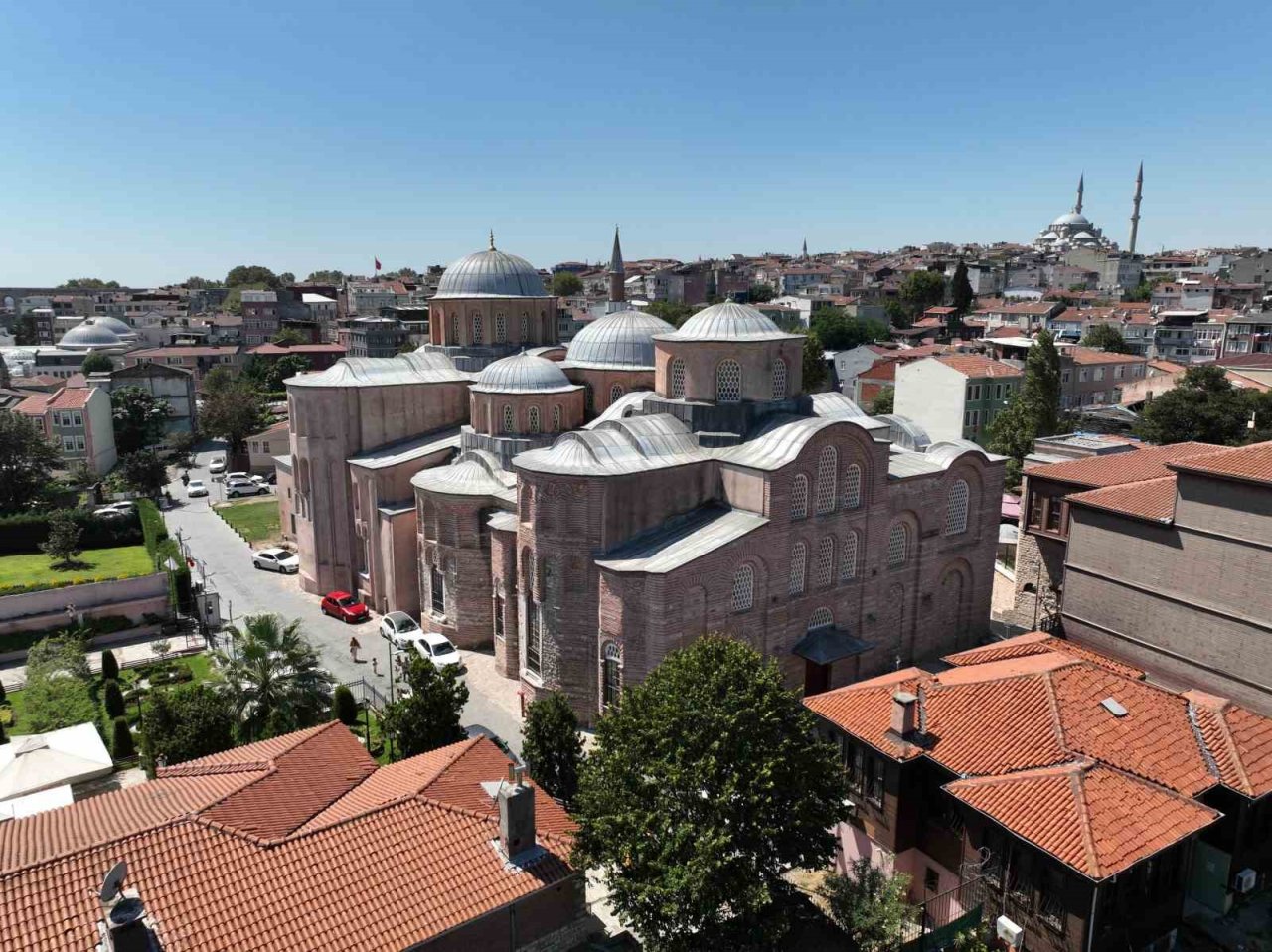 İstanbul’un ilk eğitim kurumu olan Molla Zeyrek Camii ihtişamıyla dikkat çekiyor