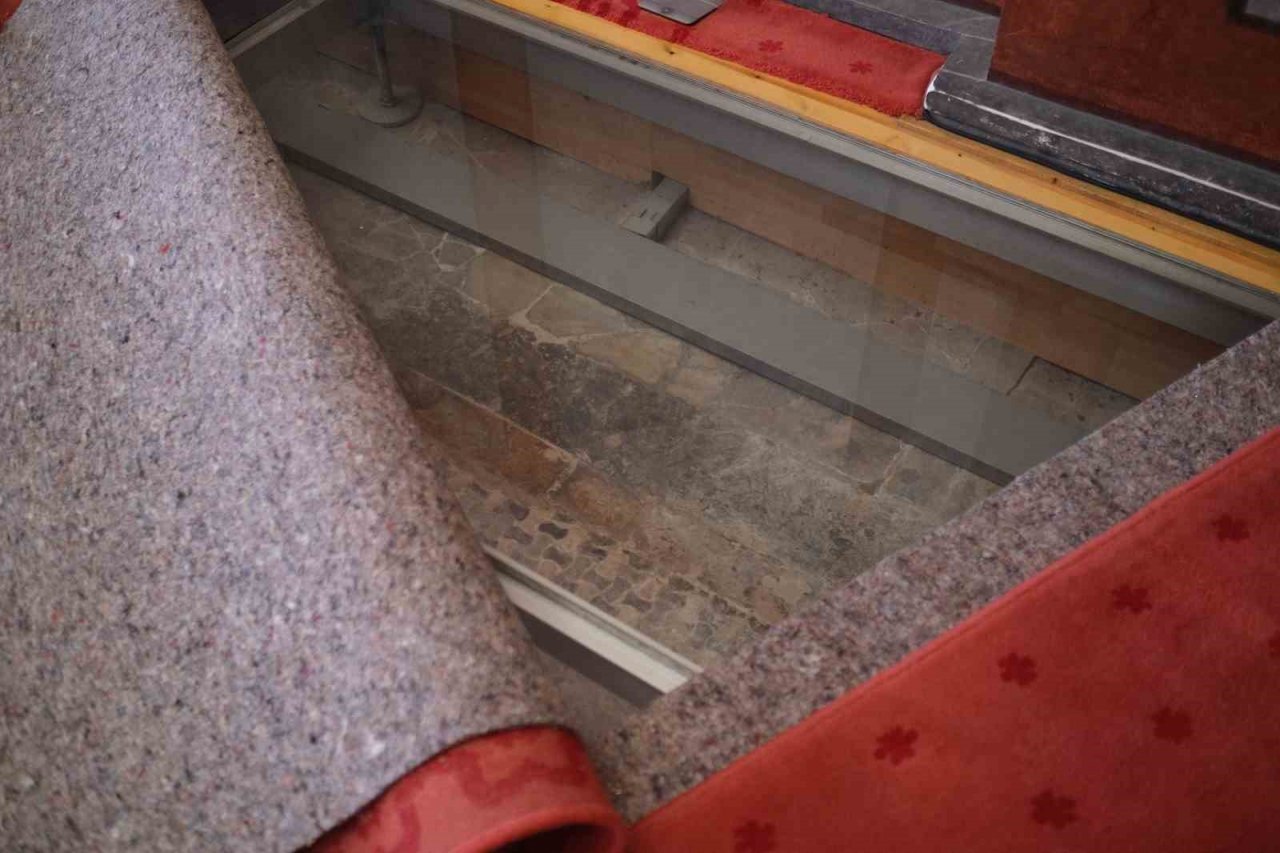 İstanbul’un ilk eğitim kurumu olan Molla Zeyrek Camii ihtişamıyla dikkat çekiyor