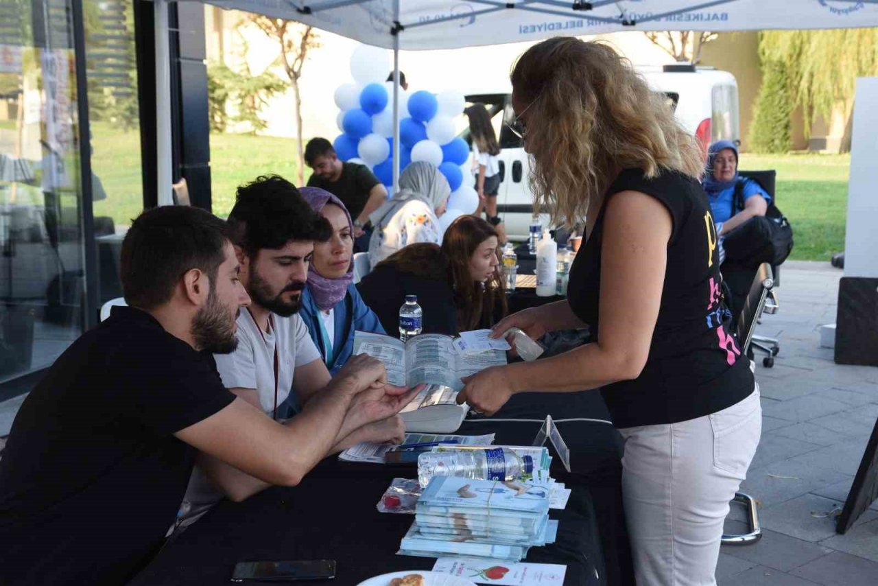 Büyükşehirin mobil tırında sağlık taraması