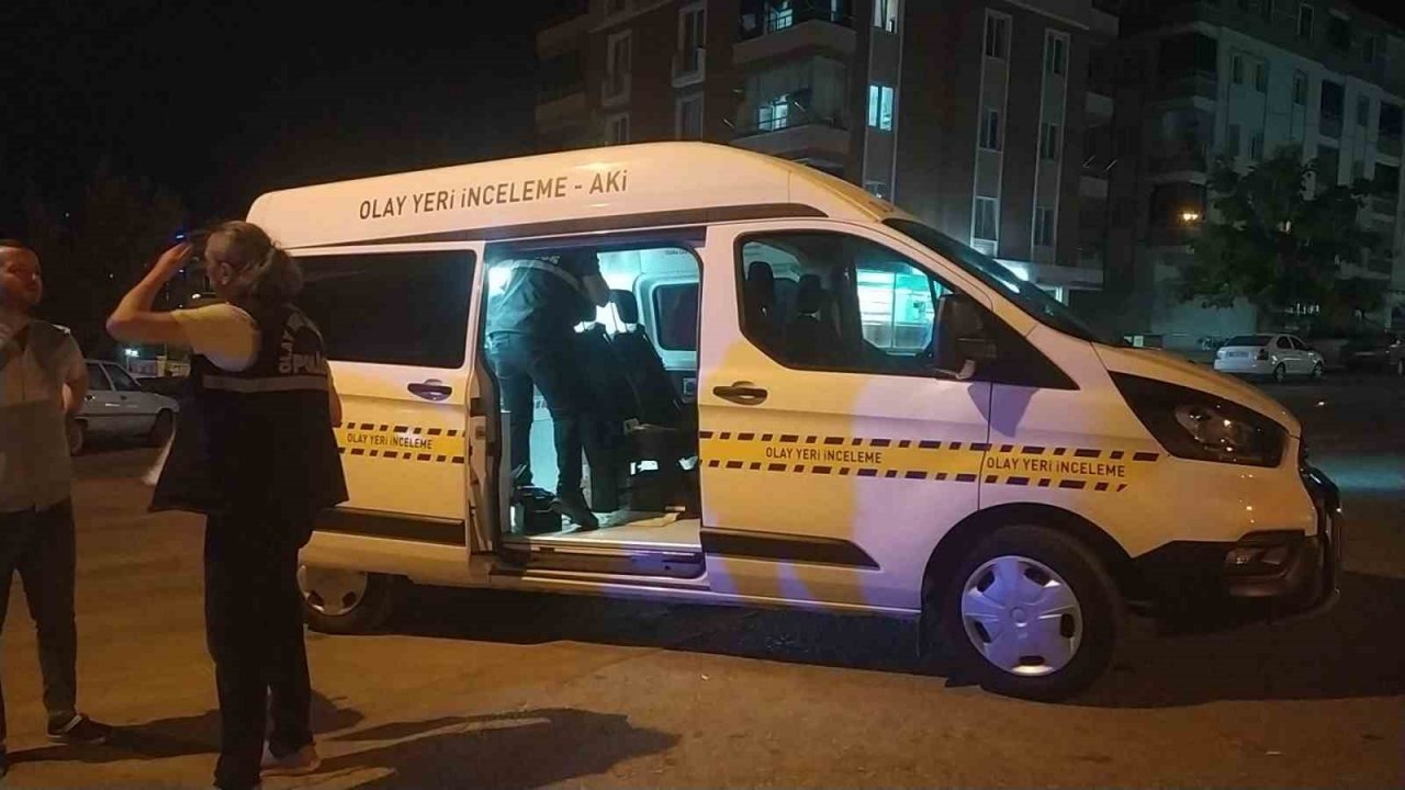 Elindeki tüfek ateş aldı, kendini vurdu