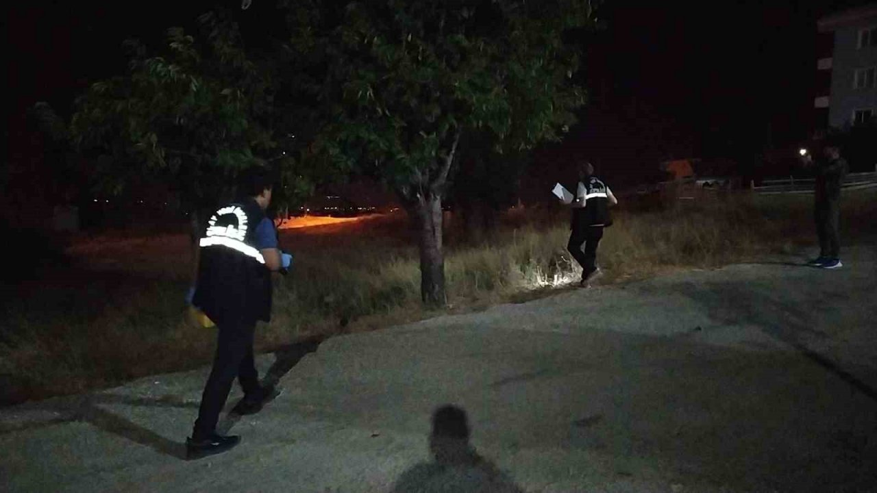 Gençler arasında silahlı kavga: 1 yaralı