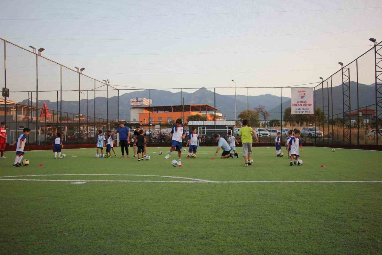 Çamlık Futbol Kulübü yeni yetenekleri keşfetmeye devam ediyor