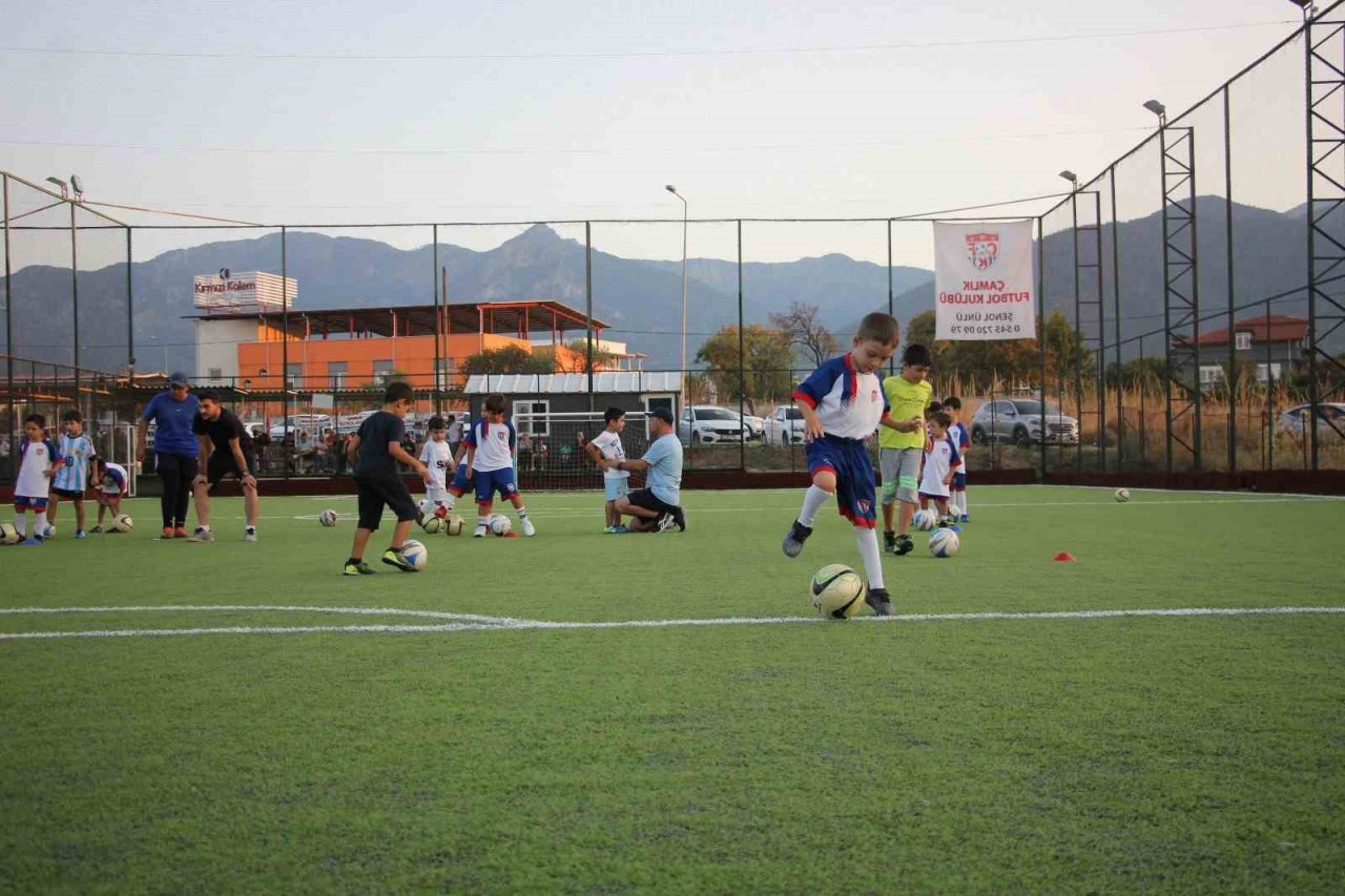 Çamlık Futbol Kulübü yeni yetenekleri keşfetmeye devam ediyor