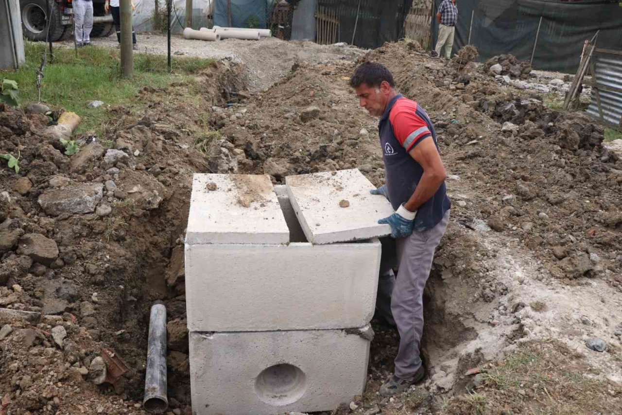 Yeni kanalizasyon hattı çekiliyor