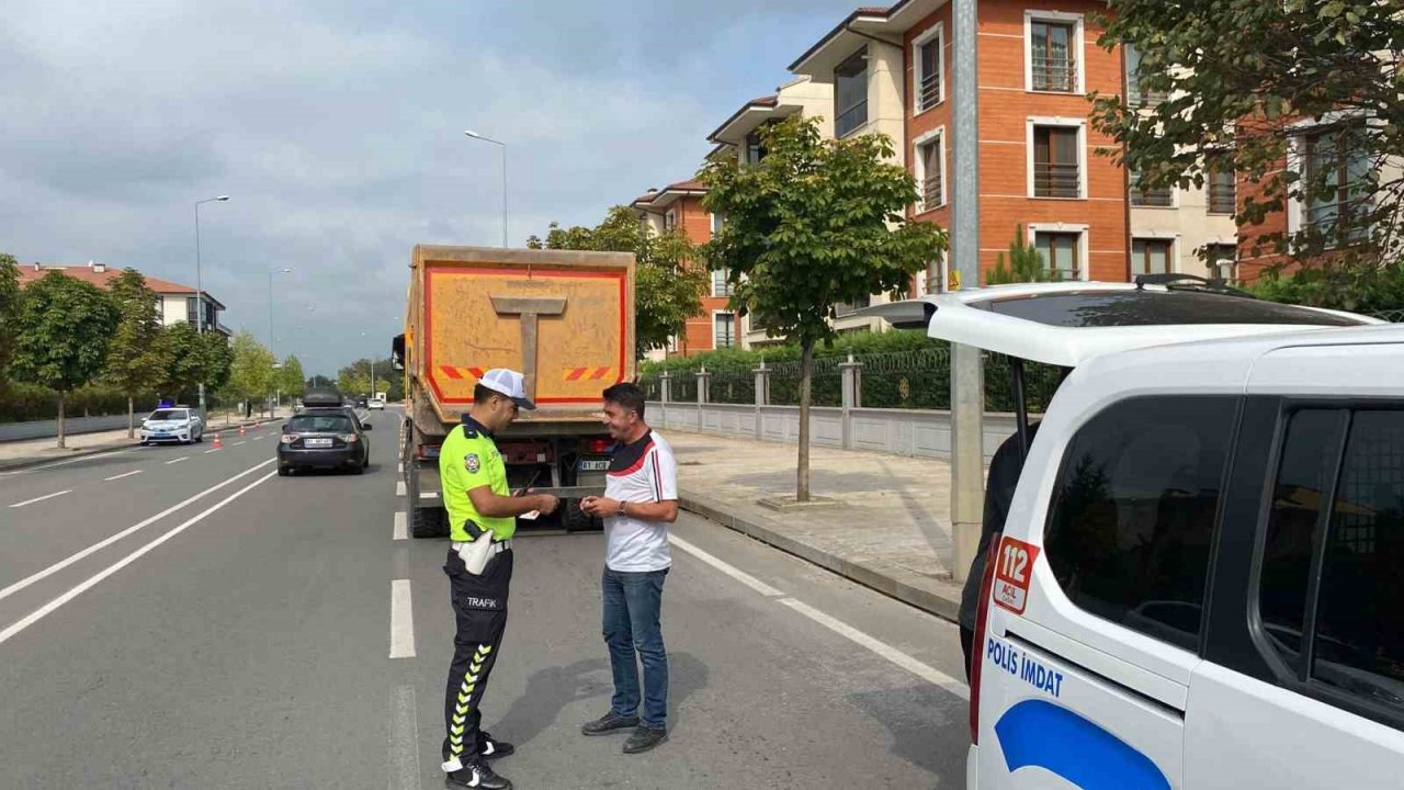 Düzce’de yasak yola giren ağır taşıtlara ceza yağdı