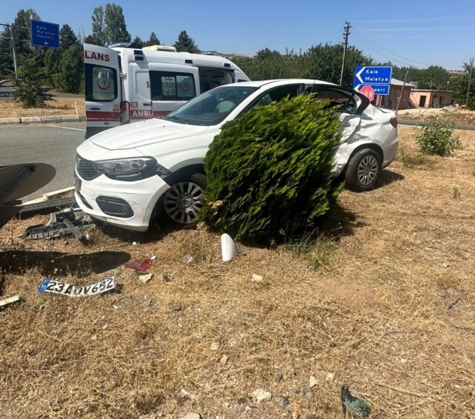 Elazığ’da trafik kazası: 2 yaralı