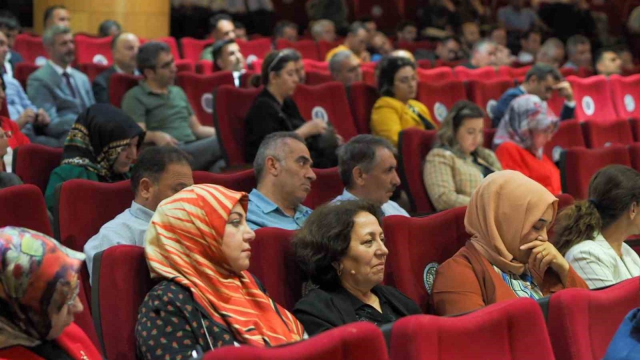 Erzurum’da Okul Müdürleri toplandı