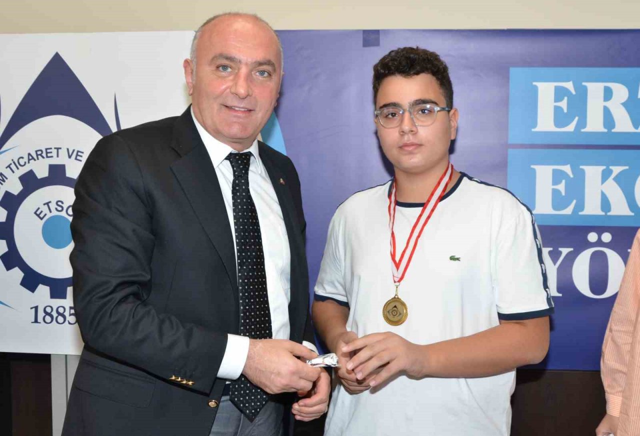 ETSO, başarılı öğrencileri ödüllendirdi