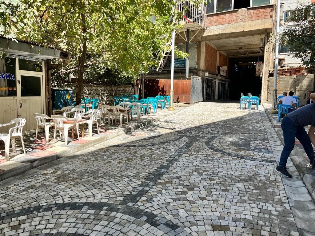 Hakkari caddeleri modern görünüme kavuşuyor