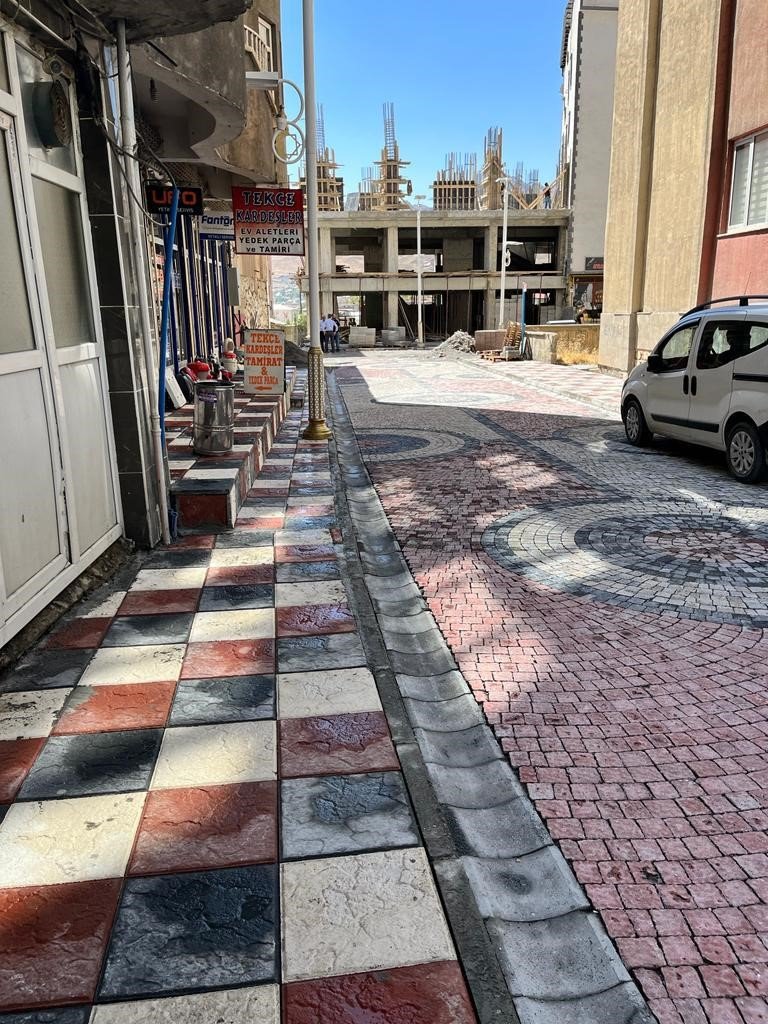 Hakkari caddeleri modern görünüme kavuşuyor