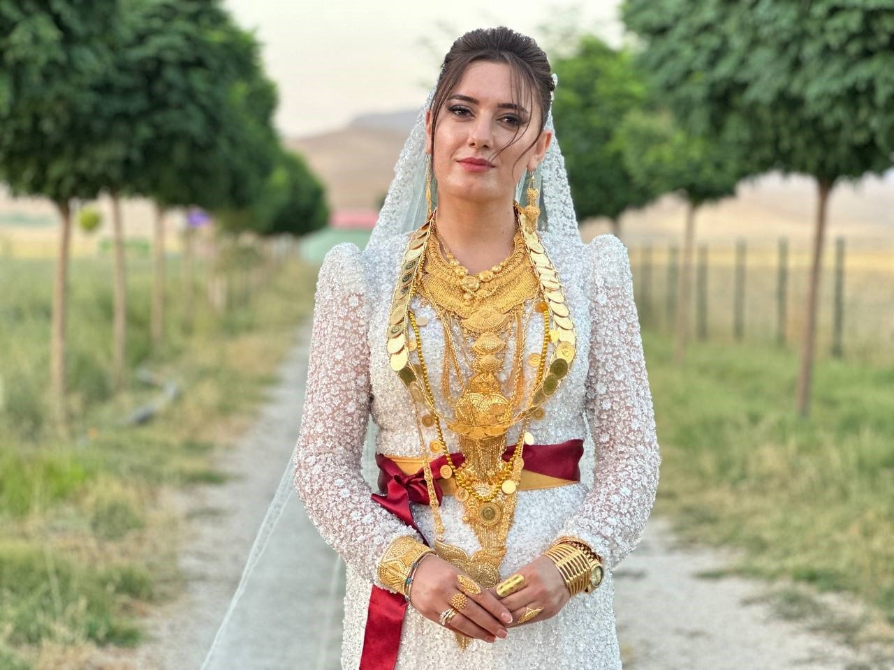 Geline kilolarca altın, damada ise 2 milyon TL takıldı